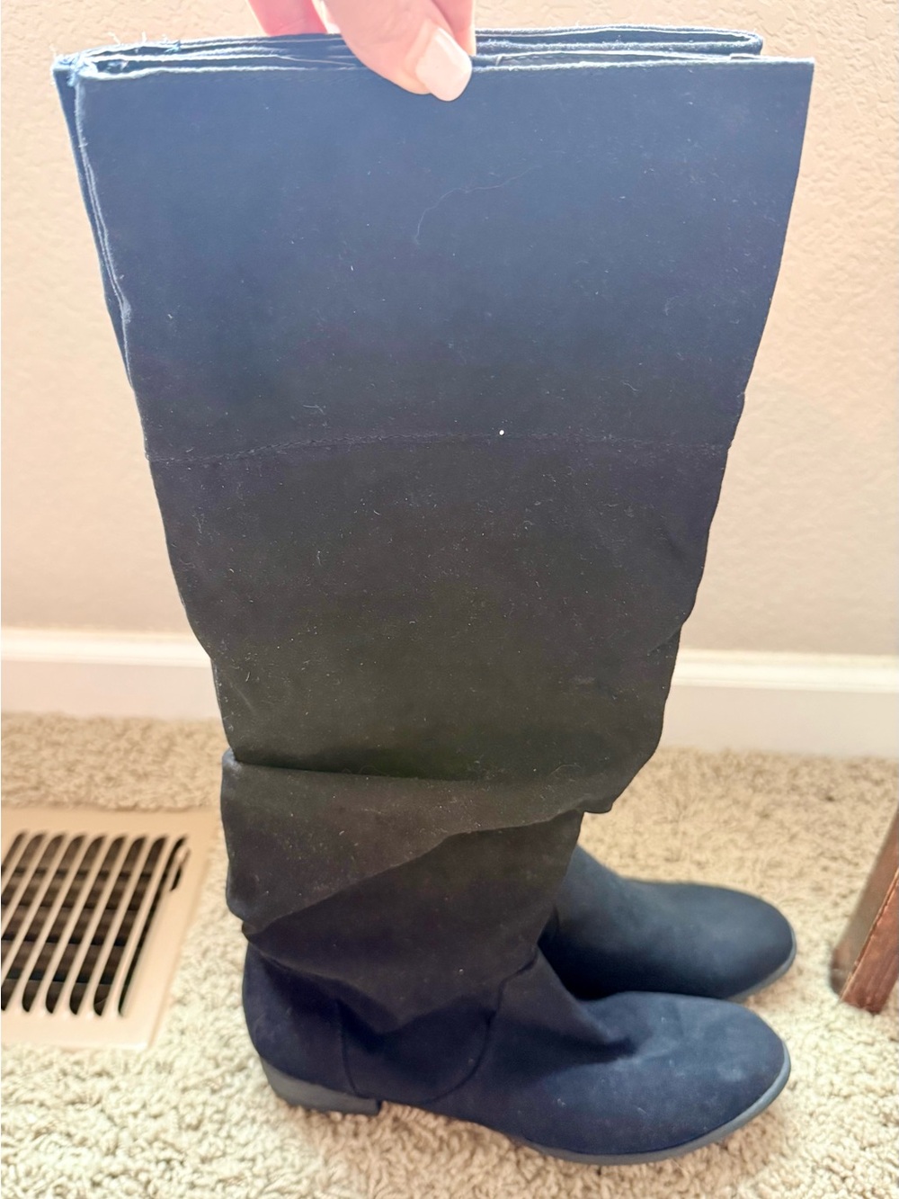 Forever 21 Black Faux Suede Slouchy Boots • Size 7